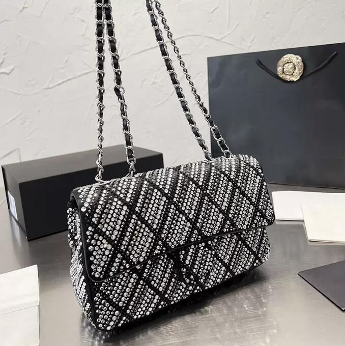 SW Luxury Flap Designer Bag Glitter Rhinestone High Capacity Handbags Designers Womens Silver Metal Hardware Chain Cross Body Strass Diamonds Sequins Tote Bags, Extra freight
SW Luxury Flap Designer Bag Glitter Rhinestone High Capacity Handbags Designers Womens Silver Metal Hardware Chain Cross Body Strass Diamonds Sequins Tote Bags, Extra freight