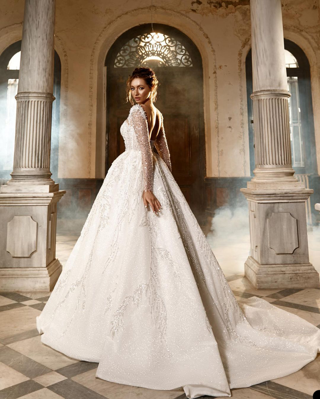 2022 Bridal Gowns Wedding Dresses Luxury Stunning Bling Sequins Long Sleeve Beads Pearls Crew neck Ball Gown Chic Custom Made