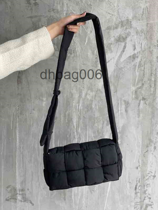 2022 Bottegasvenetas Bottegas Women Bags Designer Bag Handbag Woven Nylon Cassette Down Small Single Shoulder M05R, Green
2022 Bottegasvenetas Bottegas Women Bags Designer Bag Handbag Woven Nylon Cassette Down Small Single Shoulder M05R, Green