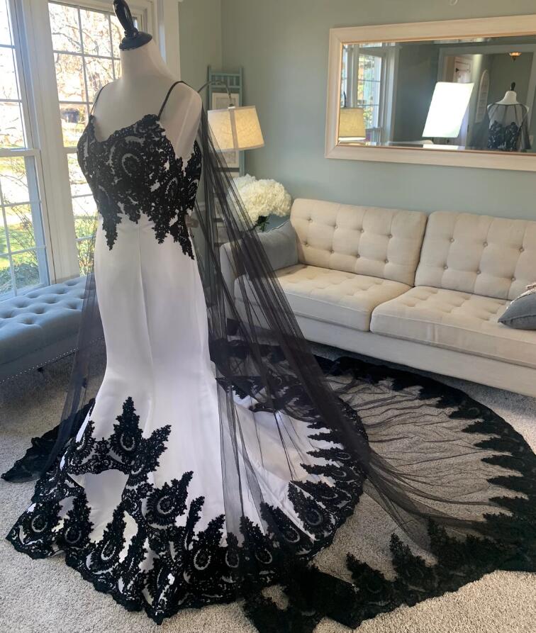 Elegant Gothic Mermaid Wedding Dresses 2022 With Cape White And Black Lace Medieval Boho Wedding Dress 2022 Satin Backless Bride Women Robe De Mariee 