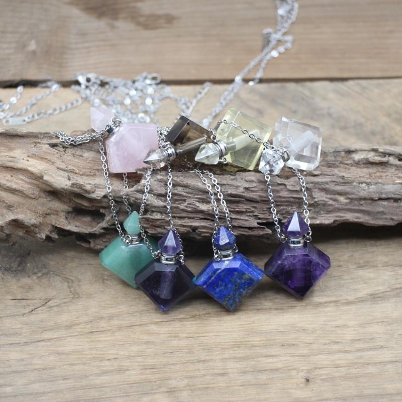 Pendant Necklaces Natural Lapis Fluorite Perfume Bottle Pendants Chains Fashion Diamond Shaped Essential Oil Vial Charms Necklace Jewelry QC
Pendant Necklaces Natural Lapis Fluorite Perfume Bottle Pendants Chains Fashion Diamond Shaped Essential Oil Vial Charms Necklace Jewelry QC