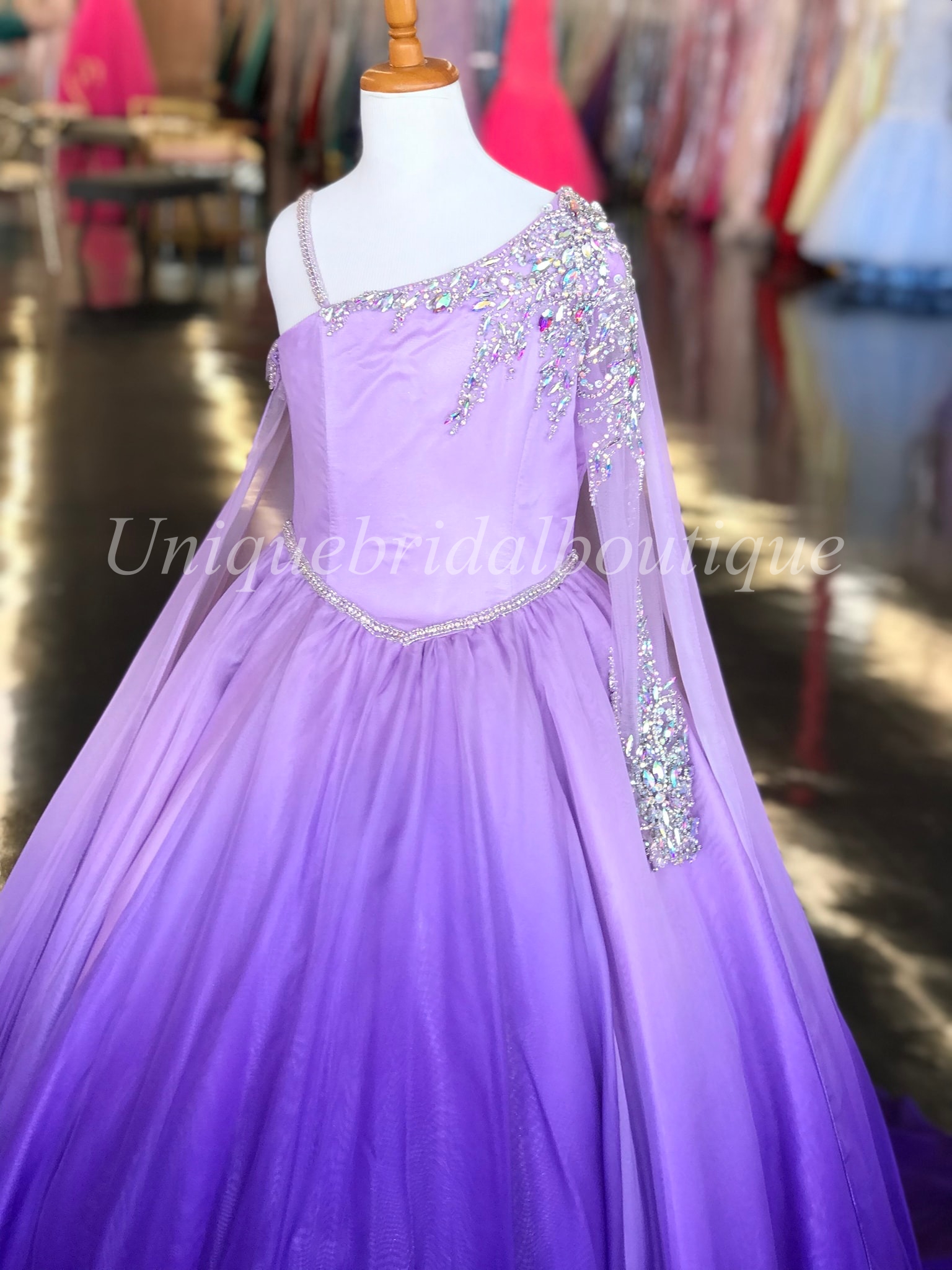 Ombre Purple Girl Pageant Dresses Cape Crystals Beading Chiffon Ballgown Little Kids Birthday Long Sleeve Formal Party Wear G