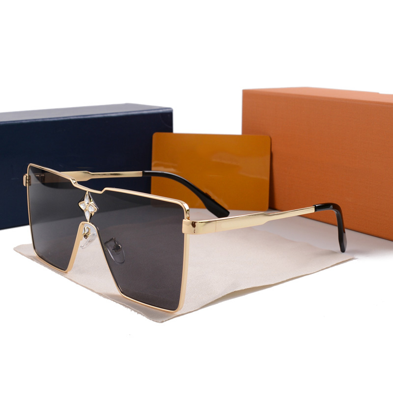 Fashion Classic design Luxury Sunglasses For Men Women square Sun Glasses UV400 Eyewear z1700 With box and Case
Fashion Classic design Luxury Sunglasses For Men Women square Sun Glasses UV400 Eyewear z1700 With box and Case