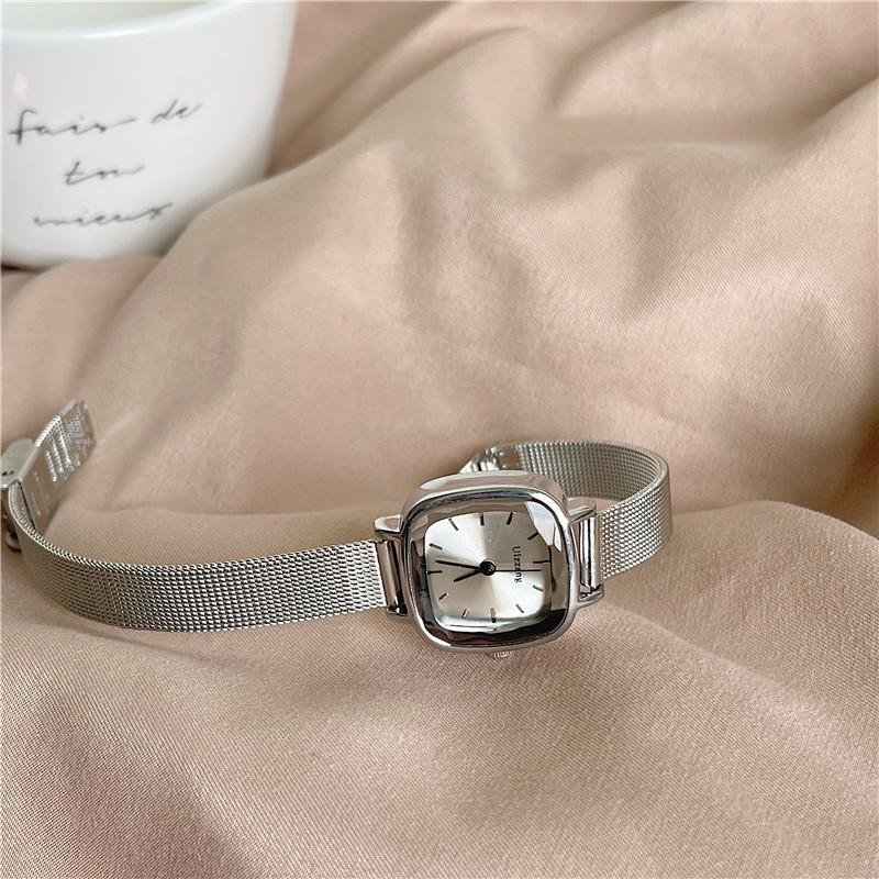 Wristwatches Retro Square Quartz Stainless Dial Casual Wrist Watches Net Strap Fashionable Clock Waterproof Wristwatch For Women, Sliver green
Wristwatches Retro Square Quartz Stainless Dial Casual Wrist Watches Net Strap Fashionable Clock Waterproof Wristwatch For Women, Sliver green