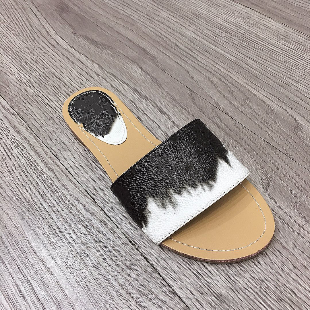 2023 Women slides Sandals soft Leather Summer Flat fashion Slipper beach woman Big head letters Slippers Size 36-42