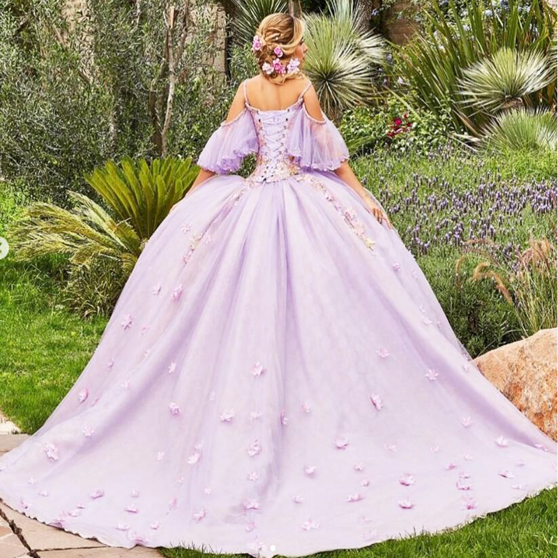 18 Century Lilac Quinceanera Dresses Off The Shoulder Medieval Prom Dress With 3D Flowers Lace Up Short Sleeve Sweet 15 2022 Vestido De 15 Anos Robe B