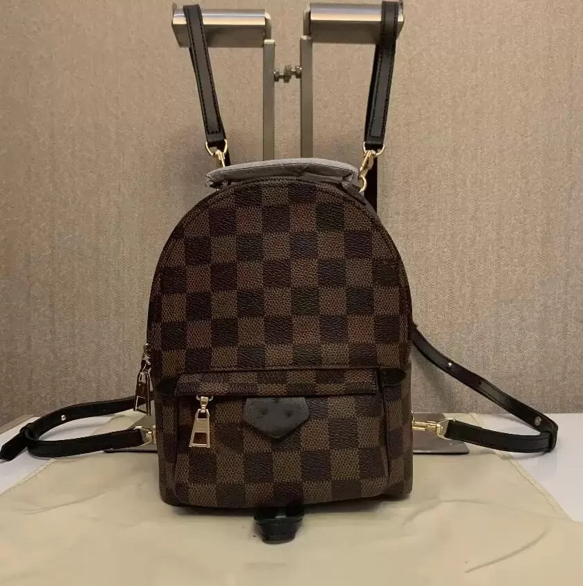 LOUISs VUTTONs VITTONings LVs Luxury Handbag PALM MINI SPRING Backpack Women Leather Shoulder Messenger Bags Purses Scholl Bag Satchel Tote M44873
LOUISs VUTTONs VITTONings LVs Luxury Handbag PALM MINI SPRING Backpack Women Leather Shoulder Messenger Bags Purses Scholl Bag Satchel Tote M44873