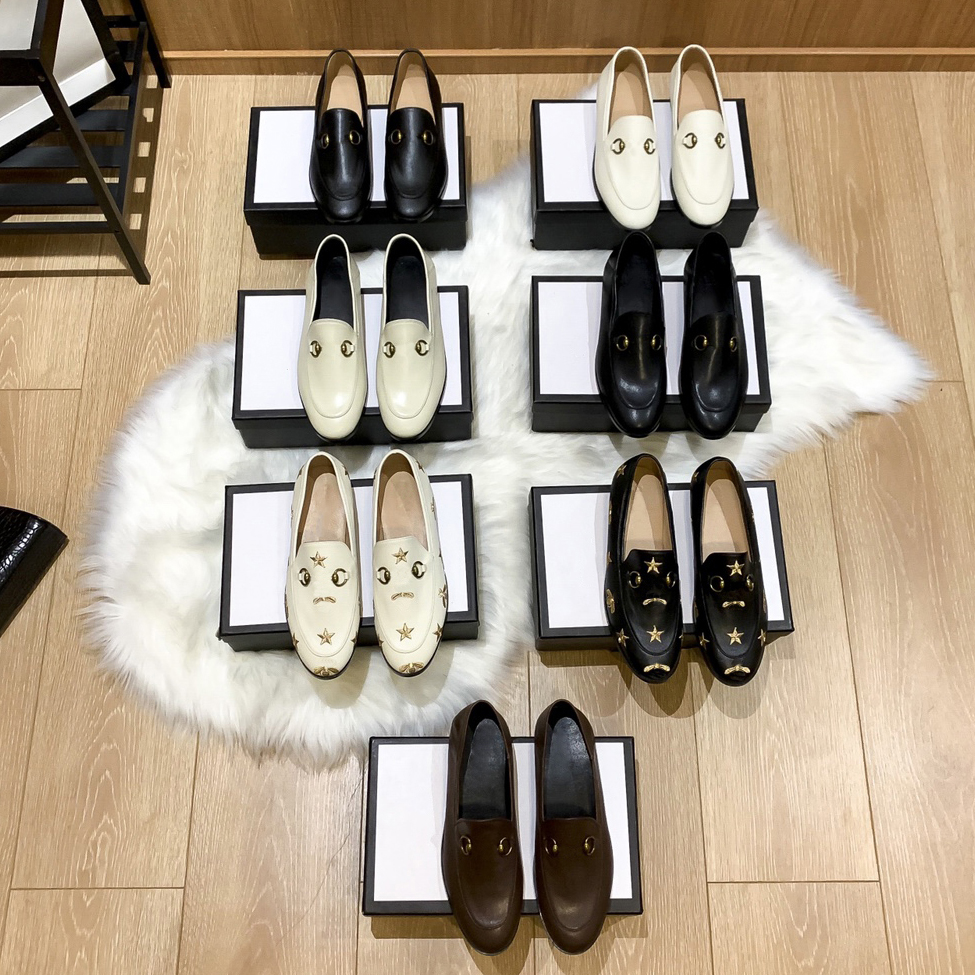 Designer Horsebit Loafers women Dress shoes Black Jordaan Leather Moccasins Mule Loafer Chocolate ivory lining apricot stars bees embroidered womens casual shoe, Shoes box
Designer Horsebit Loafers women Dress shoes Black Jordaan Leather Moccasins Mule Loafer Chocolate ivory lining apricot stars bees embroidered womens casual shoe, Shoes box