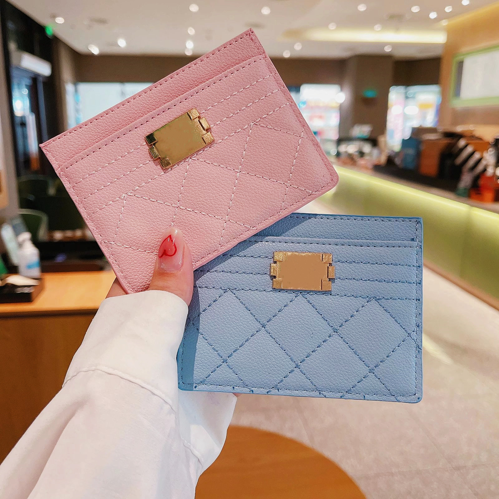Designer Credit Card Holders Embroidered Men Woman Mini Wallet Fashion Solid Coin Purse Pocket Interior Slot Pockets Genuine Leather Caviar C Metal Luxury Wallets, Make up the price difference
Designer Credit Card Holders Embroidered Men Woman Mini Wallet Fashion Solid Coin Purse Pocket Interior Slot Pockets Genuine Leather Caviar C Metal Luxury Wallets, Make up the price difference