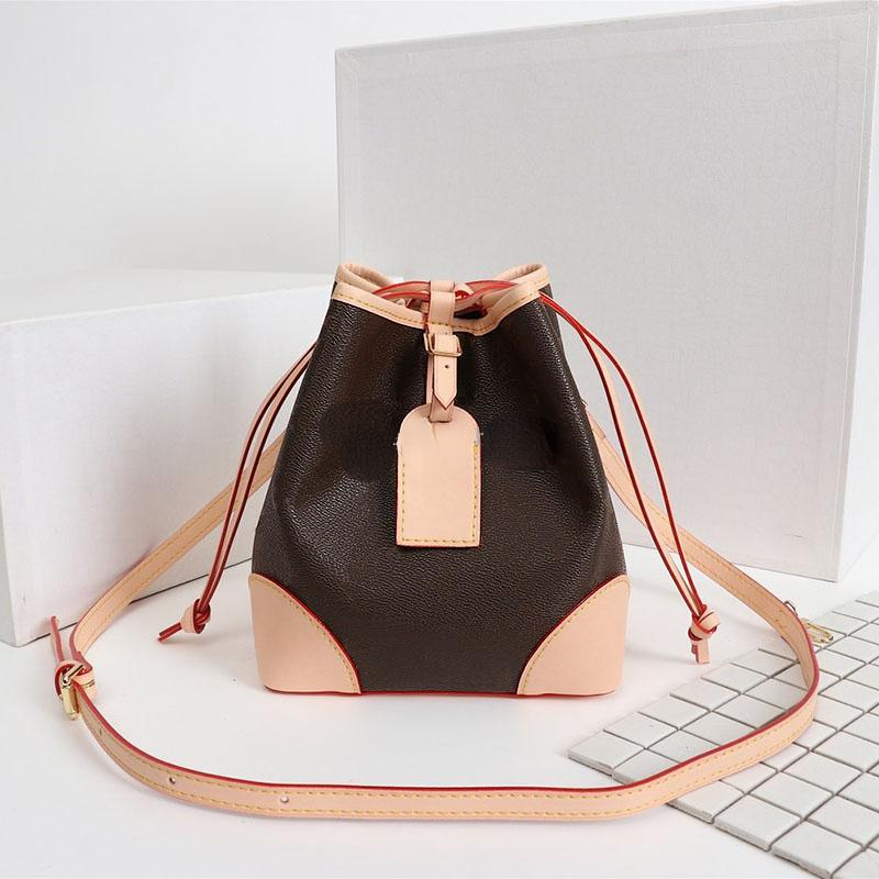 2022 New fashion Bucket bag women luxury popular Shoulder Bags Coated Canvas Iconic Shape Two size model M57088, 15cm
2022 New fashion Bucket bag women luxury popular Shoulder Bags Coated Canvas Iconic Shape Two size model M57088, 15cm