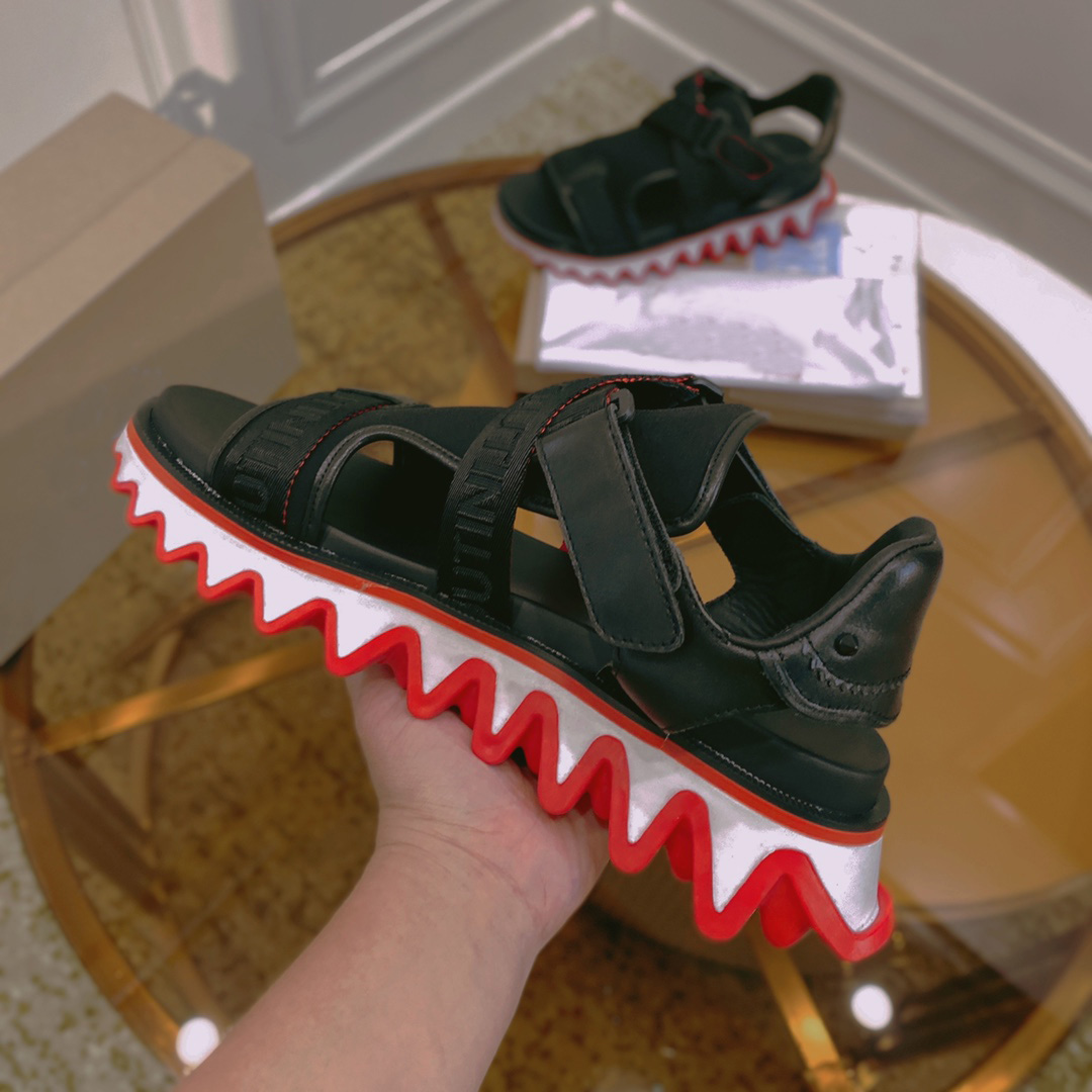 Luxury design Men sandals slipper red soles shoes Loubishark sandal redbottoms shoes flat spiked rubber summer fashion mens shoe 38-46 box
Luxury design Men sandals slipper red soles shoes Loubishark sandal redbottoms shoes flat spiked rubber summer fashion mens shoe 38-46 box