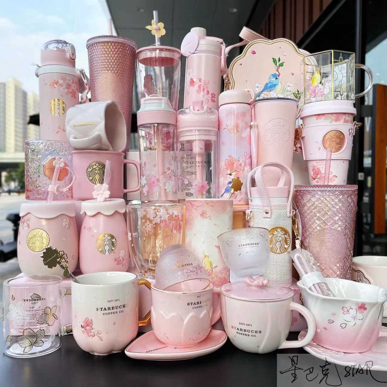 Starbucks Cherry Blossom cup gradient Pink Cherry Blossom blooming Mug Glass straw thermos cup pot cover bag, Yellow
Starbucks Cherry Blossom cup gradient Pink Cherry Blossom blooming Mug Glass straw thermos cup pot cover bag, Yellow