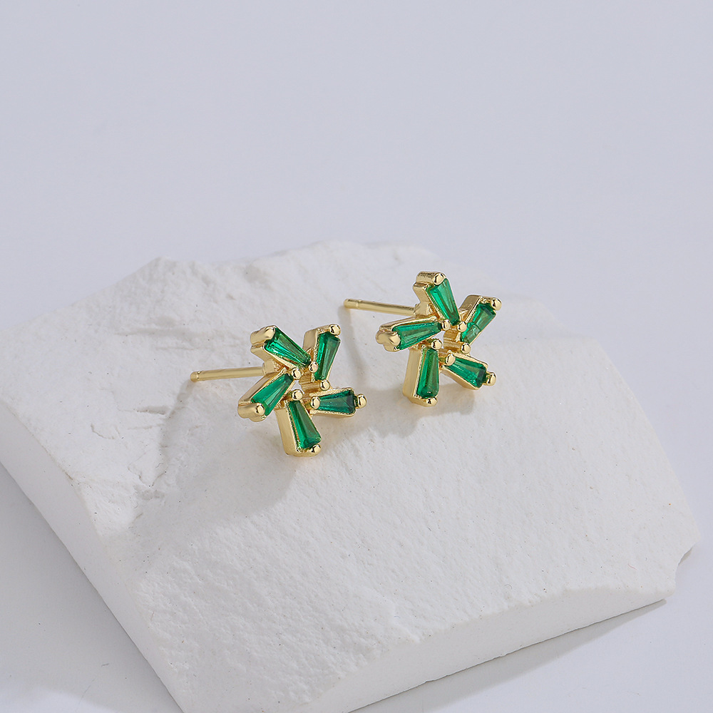 earrings Bronze 18k Gold Slightly Inlaid with Green Zircon Irregular Geometric Fresh Temperament
earrings Bronze 18k Gold Slightly Inlaid with Green Zircon Irregular Geometric Fresh Temperament