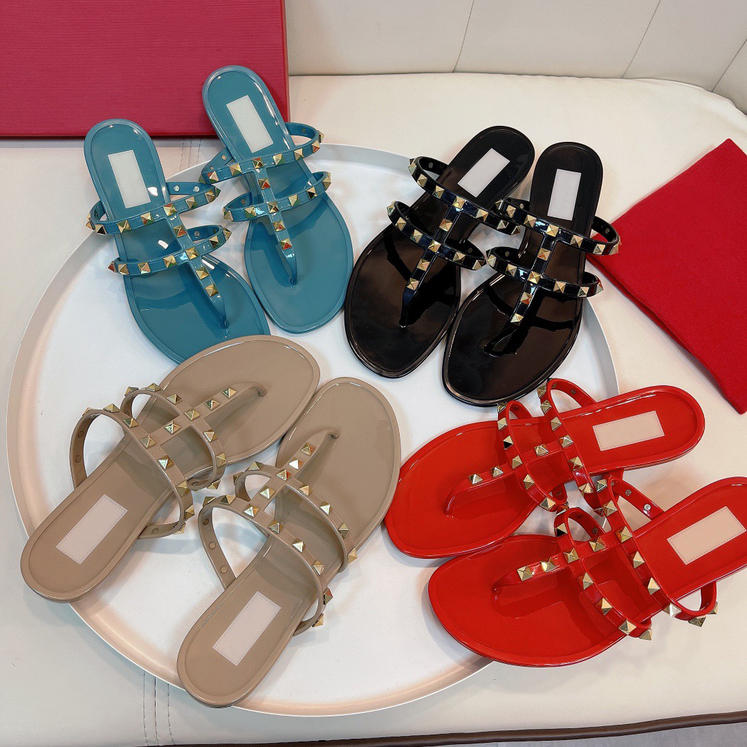 Summer Slipper Brand Women Flip Flops Designer Flat Bottom Liuding Sandals Fashion Classic Lady Shoes High Quality With Box, Black 
Summer Slipper Brand Women Flip Flops Designer Flat Bottom Liuding Sandals Fashion Classic Lady Shoes High Quality With Box, Black