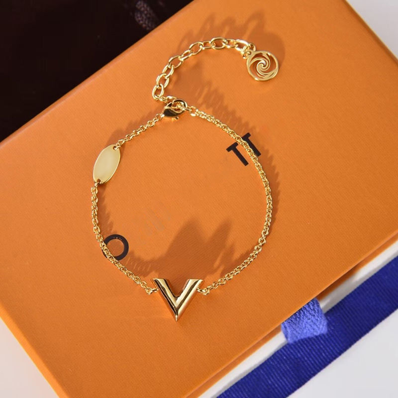 Luxury Designer Bracelet womens bracelet fashion classic style high quality anniversary gift eisure entertainment party suitable for very beautiful good
Luxury Designer Bracelet womens bracelet fashion classic style high quality anniversary gift eisure entertainment party suitable for very beautiful good
