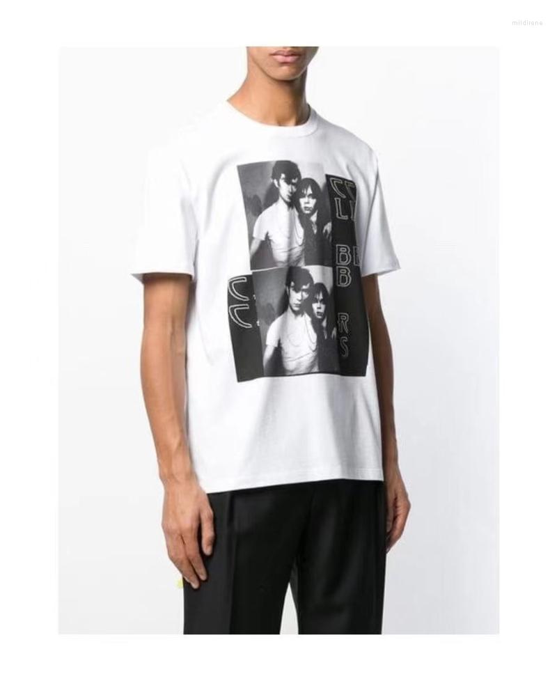 Men' T-Shirts Style 19SS SIMONS Punk Portrait Print Vintage Cotton Round Neck Loose Couple Short Sleeve T-shirtMen' Mild22, Picture color 01
Men' T-Shirts Style 19SS SIMONS Punk Portrait Print Vintage Cotton Round Neck Loose Couple Short Sleeve T-shirtMen' Mild22, Picture color 01