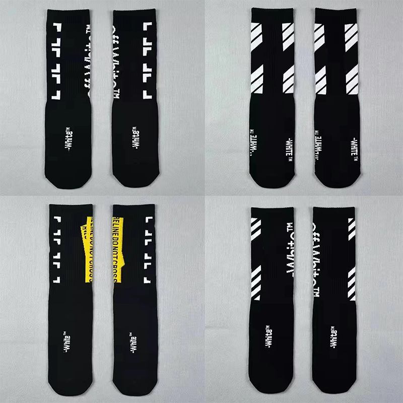 Off Fashion Mens Streetwear Socks Women Men High Quality Cotton Allmatch Arrow XXX Printing Breathable Black White Mixing Footbal