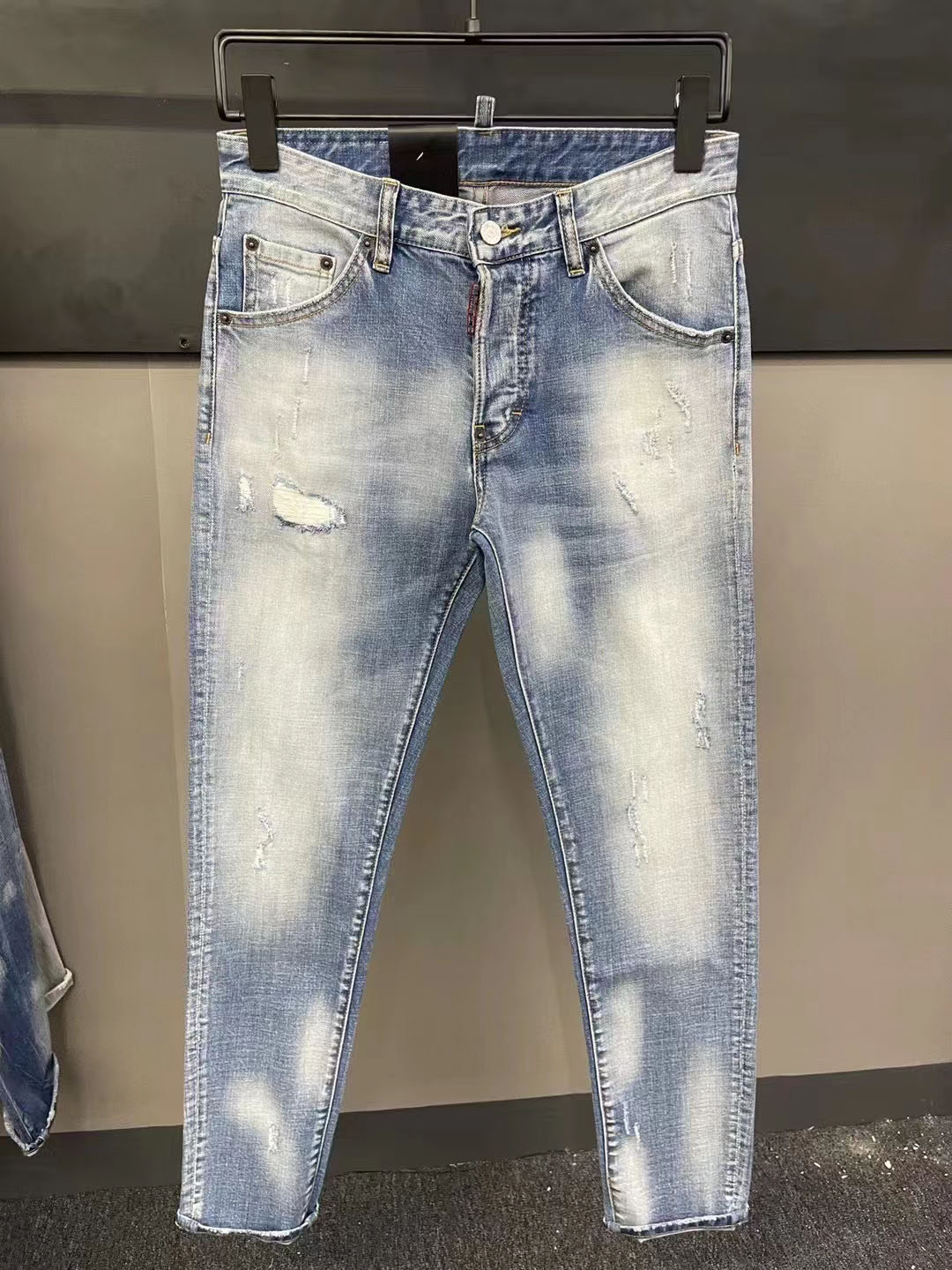 23SS Pants Hip-Hop High Street Mode Marke Jeans Retro zerrissene Fold Stitching Herren Designer Motorrad Reiten Slim Hosen Jeans Größe 44, Silver
23SS Pants Hip-Hop High Street Mode Marke Jeans Retro zerrissene Fold Stitching Herren Designer Motorrad Reiten Slim Hosen Jeans Größe 44, Silver