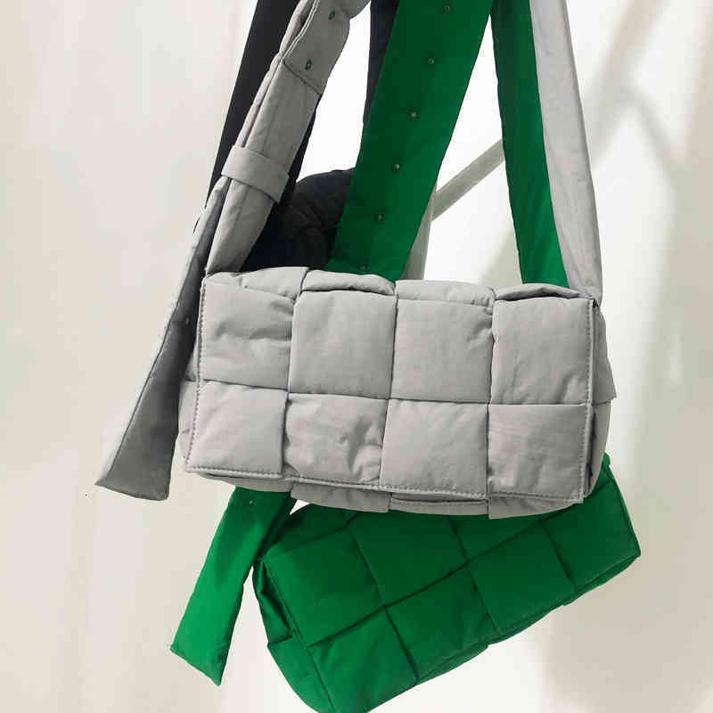 Original Edition Venetass's Luxury Bottegas'ss Handbags Woven Bags Men's Cassette Trendy Pillow Women's Tofu Nylon One Shoulder Messenger, Black
Original Edition Venetass's Luxury Bottegas'ss Handbags Woven Bags Men's Cassette Trendy Pillow Women's Tofu Nylon One Shoulder Messenger, Black