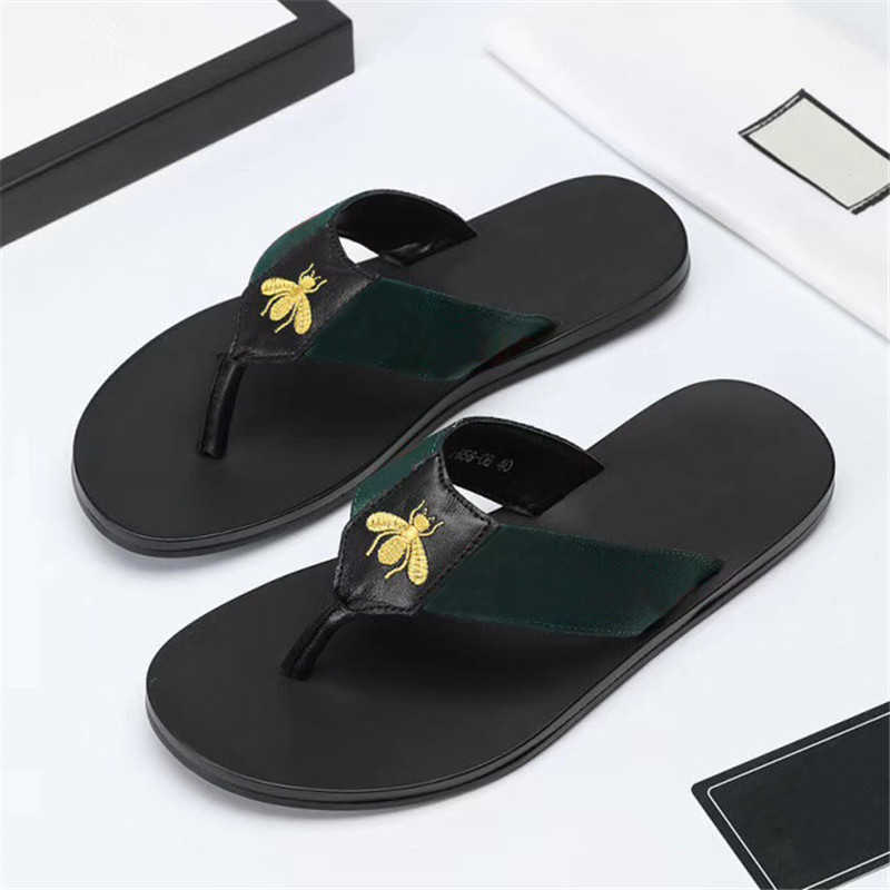 2021 Fashion Black Soft Leather Sandals Mules Bees Summers Slide Slippery Flat Chain Sandals Wide T-bar Casual Beach Slip Sandals With Box
2021 Fashion Black Soft Leather Sandals Mules Bees Summers Slide Slippery Flat Chain Sandals Wide T-bar Casual Beach Slip Sandals With Box