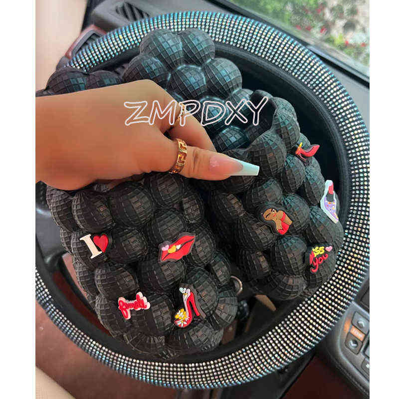 Slipper New Designer Brand Slippers Men Summer Beach Sandals Fashion Women Bubble Slides with Charmshome Outdoor Couple Massage 0729, Only charms
Slipper New Designer Brand Slippers Men Summer Beach Sandals Fashion Women Bubble Slides with Charmshome Outdoor Couple Massage 0729, Only charms