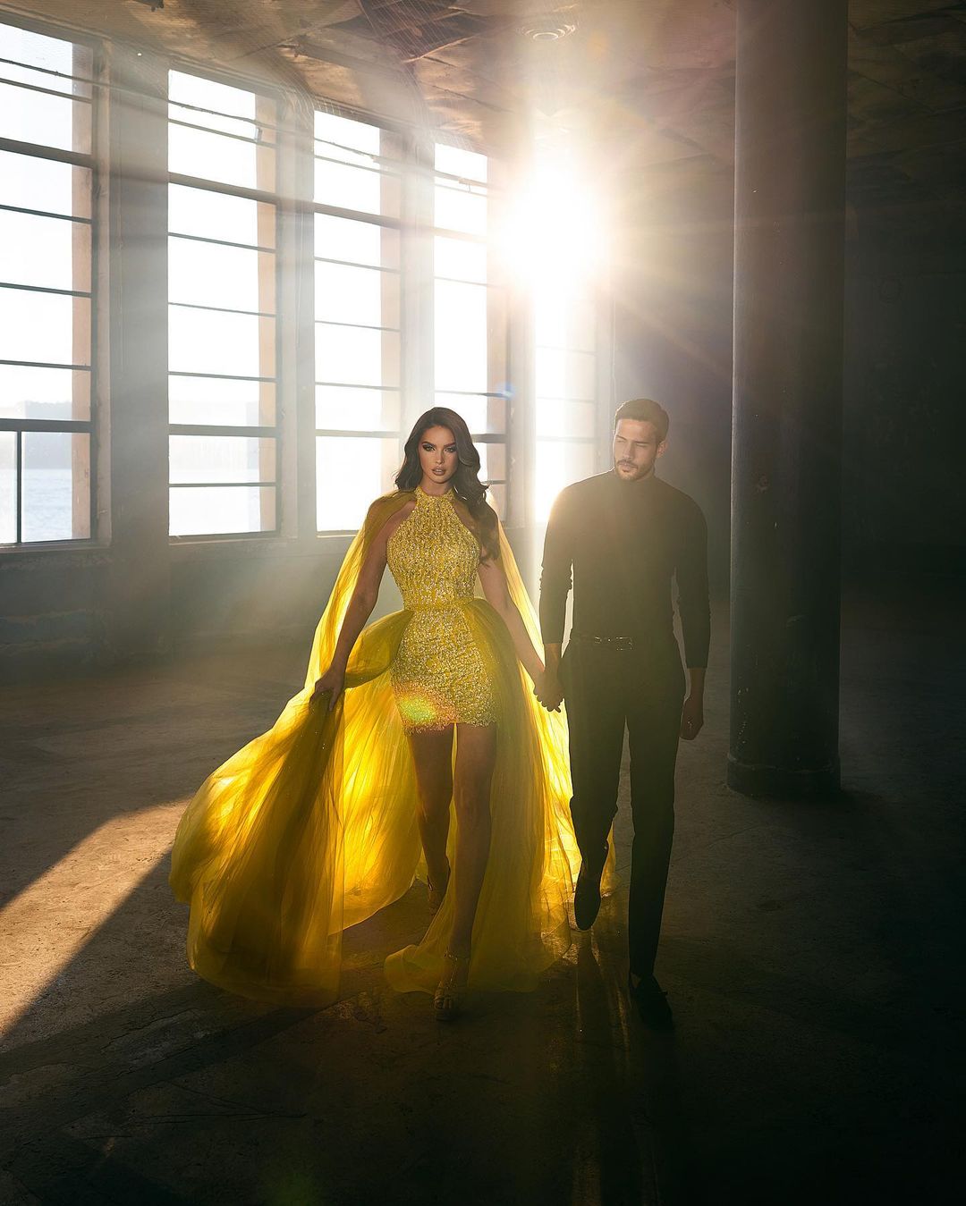 Yellow Sequined Shiny Prom Dress Halter Sleeveless Short Evening Dresses With Detachable Train Custom Made Formal Gowns