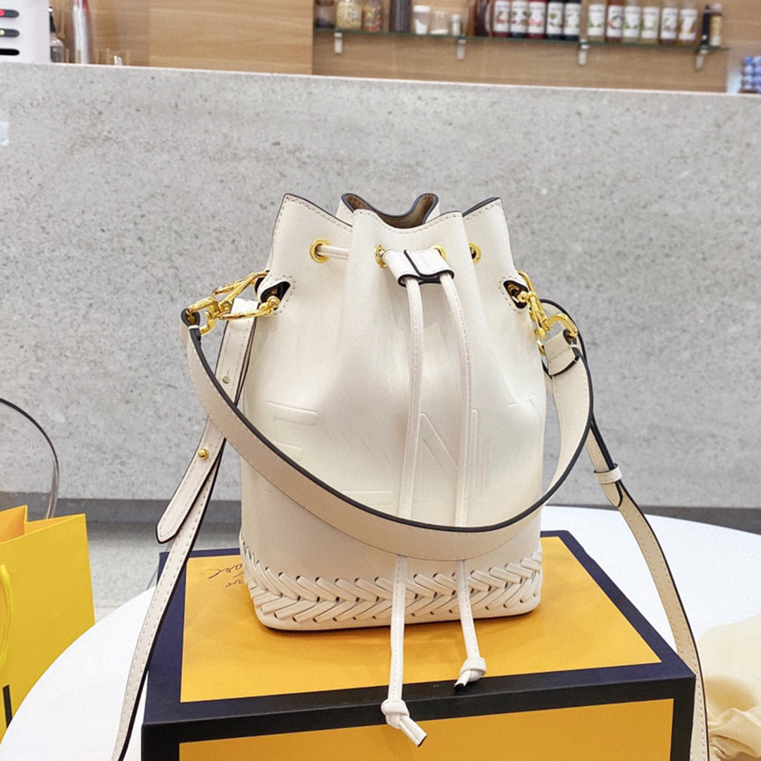 Designer Women Classic Mon Tresor Drawstring Bucket Bag Italy Roma Brand Vintage Weave Crossbody Bags Lady Genuine Leather Shoulder Handbag Luxurys Designers Bags, Black
Designer Women Classic Mon Tresor Drawstring Bucket Bag Italy Roma Brand Vintage Weave Crossbody Bags Lady Genuine Leather Shoulder Handbag Luxurys Designers Bags, Black