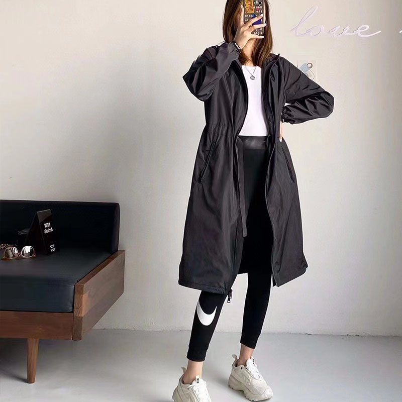 The high quality Women long nylon jackets hooded coat applique girl parka designer lady side pocket zipper belt outwear, Black
The high quality Women long nylon jackets hooded coat applique girl parka designer lady side pocket zipper belt outwear, Black