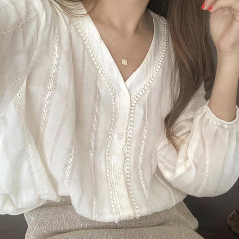 Women' Blouses & Shirts Korean Style Women Solid Blouse 2022 Autumn Oversized Long Sleeve V Neck Lace White Casual Ladies Tops Camisa Femin
Women' Blouses & Shirts Korean Style Women Solid Blouse 2022 Autumn Oversized Long Sleeve V Neck Lace White Casual Ladies Tops Camisa Femin