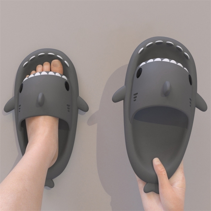 4CM Platform Cute Shark Slippers Women Men Indoor Bathroom Slides Couples Summer Shoes Soft EVA Female Male Beach Flip Flops 220523, Danhuang
4CM Platform Cute Shark Slippers Women Men Indoor Bathroom Slides Couples Summer Shoes Soft EVA Female Male Beach Flip Flops 220523, Danhuang