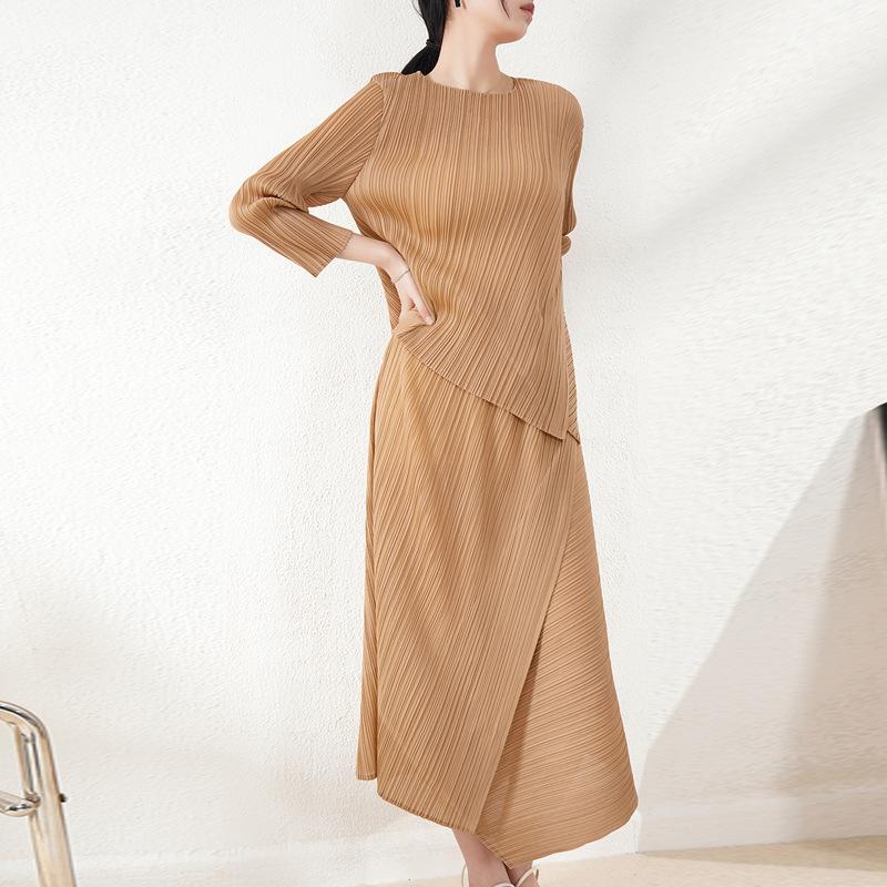 Women's T-Shirt Miyake Pleated Women's Suit Round Neck Sleeve Irregular Top All-match Loose Skirt Two-piece SetWomen's, Picture color
Women's T-Shirt Miyake Pleated Women's Suit Round Neck Sleeve Irregular Top All-match Loose Skirt Two-piece SetWomen's, Picture color