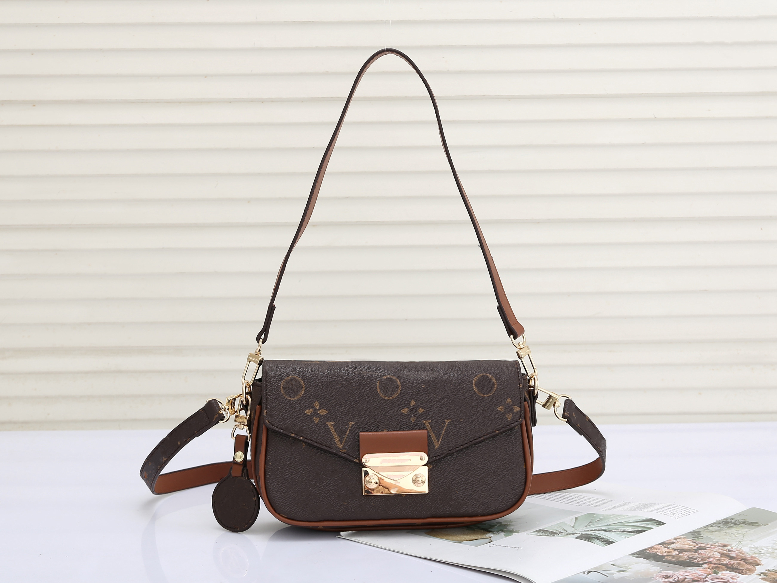 Designers Luxury Bags For Womens Louiseity 1 Viutonity Handbags LVS Crossbody Shoulder The Tote Bag multicolour Capacity Versatile 7A High Quality wallet H7AJ, You can look more picture
Designers Luxury Bags For Womens Louiseity 1 Viutonity Handbags LVS Crossbody Shoulder The Tote Bag multicolour Capacity Versatile 7A High Quality wallet H7AJ, You can look more picture