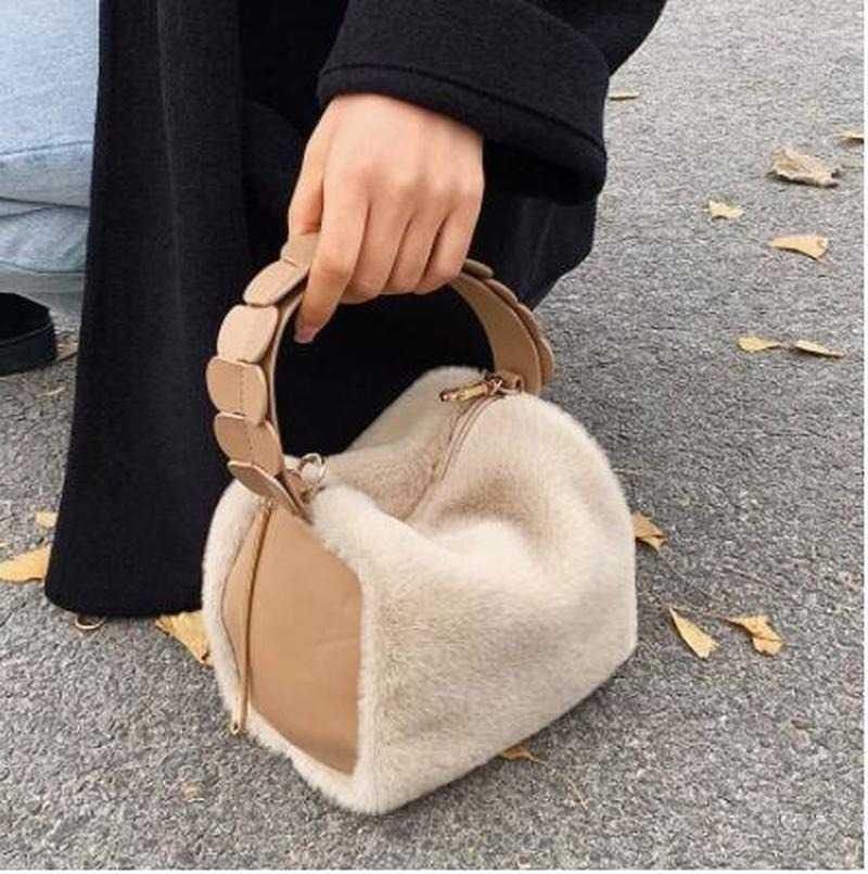 Evening Bags Soft Plush Tote Bag Small Purse And Handbags Woven Strap Lady Chain Shoulder Luxury Faux Fur Crossbody Winter
Evening Bags Soft Plush Tote Bag Small Purse And Handbags Woven Strap Lady Chain Shoulder Luxury Faux Fur Crossbody Winter