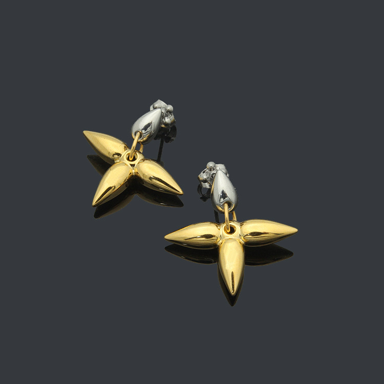 2022 Top Quality Titanium Steel Women Designer Stud Luxury Flowers Style Fashion Necklace Couple Earrings For Lady Bracelet
2022 Top Quality Titanium Steel Women Designer Stud Luxury Flowers Style Fashion Necklace Couple Earrings For Lady Bracelet