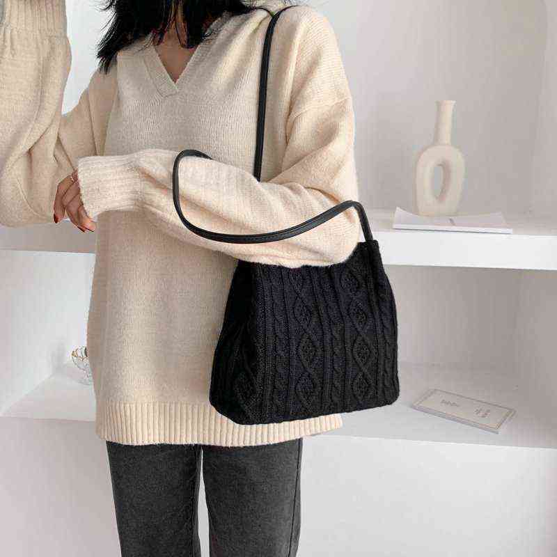 Wool Knitted Women's Shoulder Bag Designer Woven Striped Handbag Fashion Armpit Bag Buckle Bucket Female Tote Bags Y220812, Beige shoulder bag
Wool Knitted Women's Shoulder Bag Designer Woven Striped Handbag Fashion Armpit Bag Buckle Bucket Female Tote Bags Y220812, Beige shoulder bag