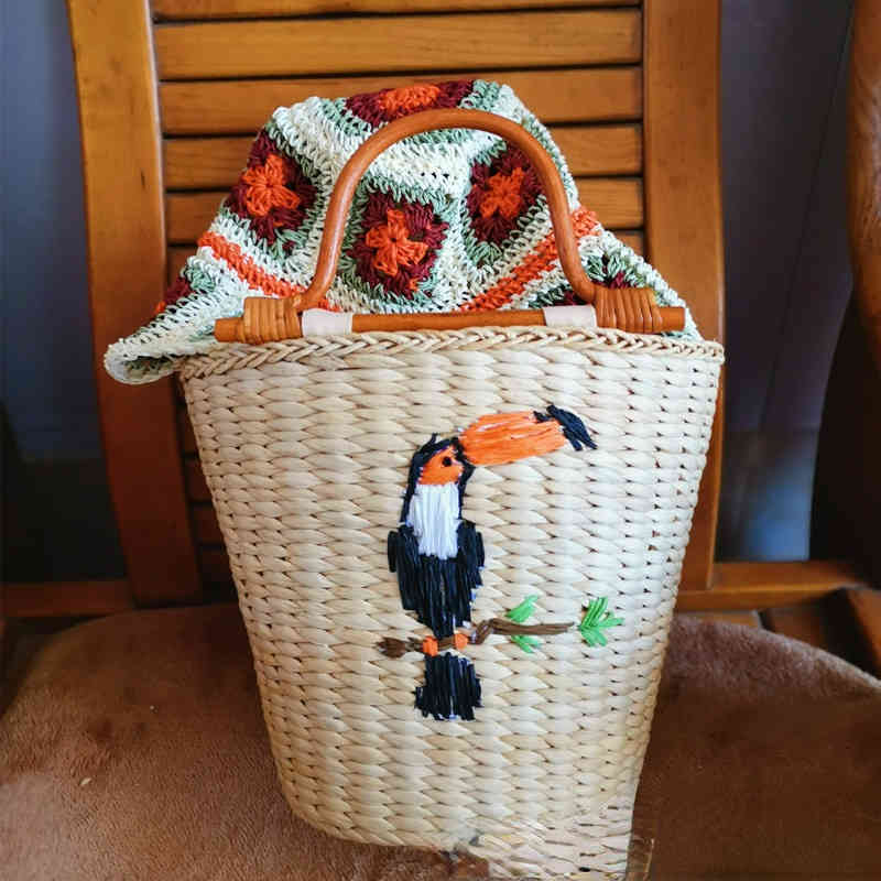 Beach Bag Corn Skin Woven Straw Bag Embroidered Flower Bird Rattan Handle New Women's Bag Bucket Handbag 220614, Sky blue
Beach Bag Corn Skin Woven Straw Bag Embroidered Flower Bird Rattan Handle New Women's Bag Bucket Handbag 220614, Sky blue