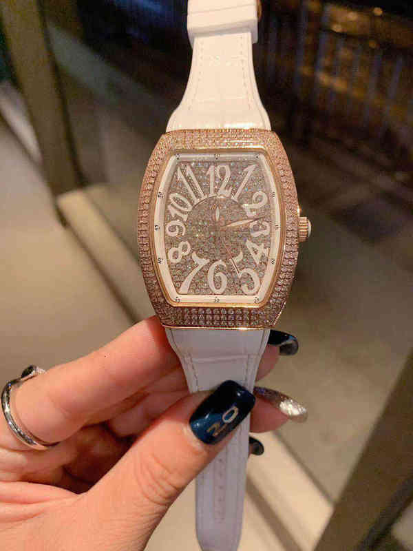 7A+TM Factoery Topselling fashion Watches Quartz Battery Wristwatch Leather watches with 36mm 32mm mens womens watches Wristwatches gift
7A+TM Factoery Topselling fashion Watches Quartz Battery Wristwatch Leather watches with 36mm 32mm mens womens watches Wristwatches gift
