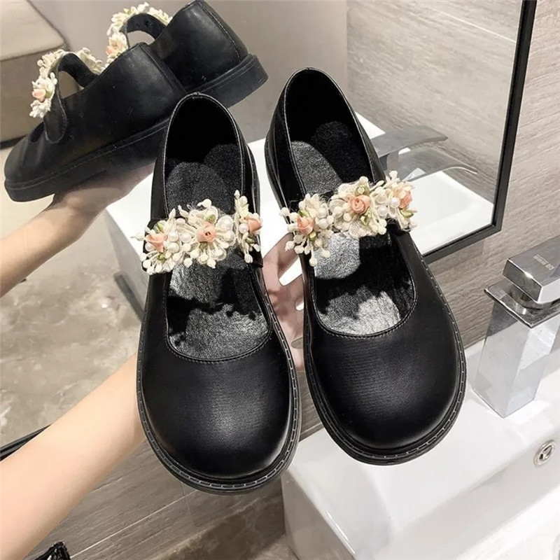Sepatu Alas Kaki Bundar Kulit Putih Hitam Mode Wanita Sepatu Slip On Flat Wanita Desainer Imut Sepatu Mary Jane Bunga Lolita 220614, Black
Sepatu Alas Kaki Bundar Kulit Putih Hitam Mode Wanita Sepatu Slip On Flat Wanita Desainer Imut Sepatu Mary Jane Bunga Lolita 220614, Black