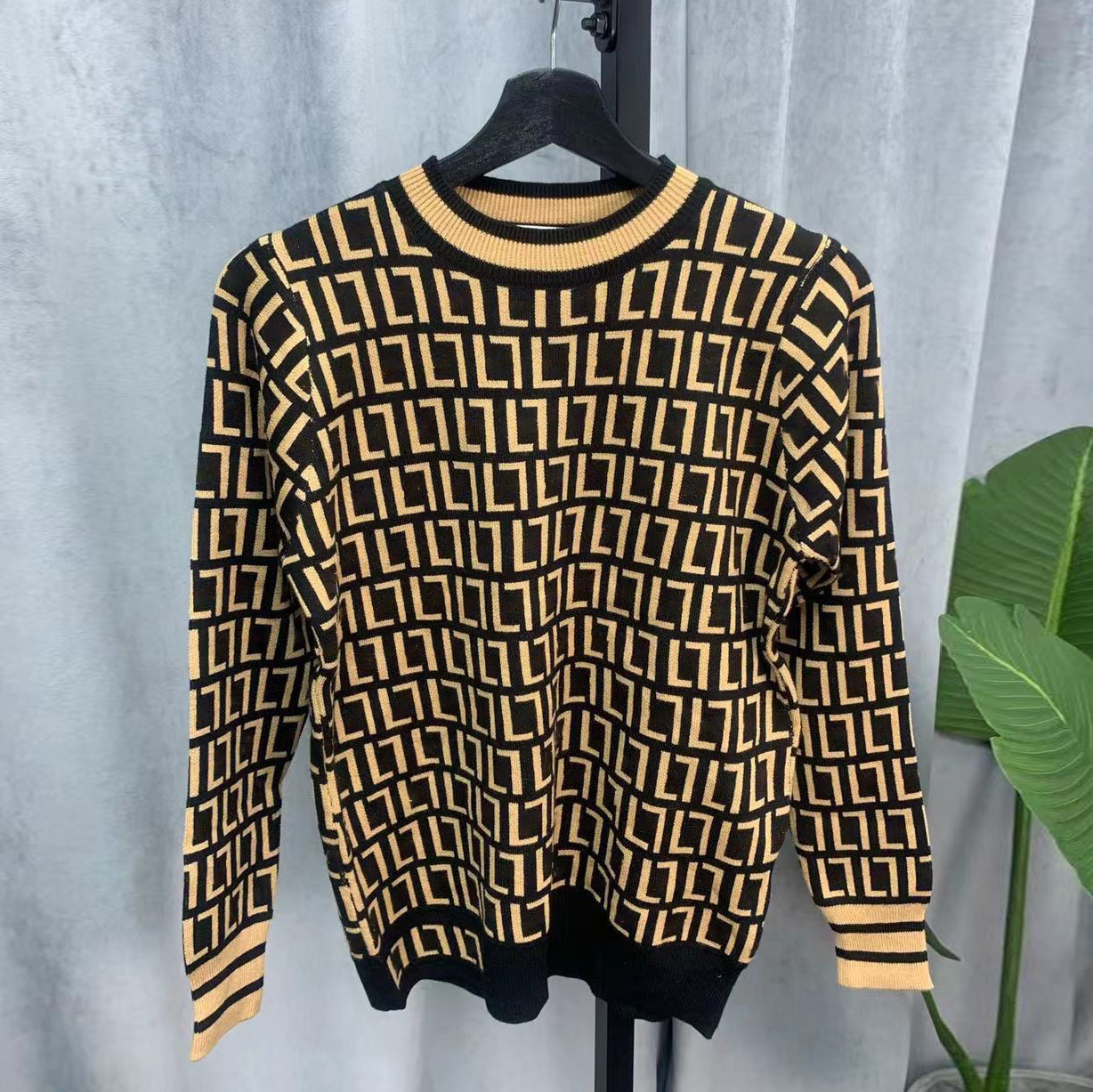 Designer Sweater Women's Autumn Round neck striped fashion Long Sleeve Women Casual Classic vintage Fashion clothes full letter Luxurious senior New 2022 SS
Designer Sweater Women's Autumn Round neck striped fashion Long Sleeve Women Casual Classic vintage Fashion clothes full letter Luxurious senior New 2022 SS