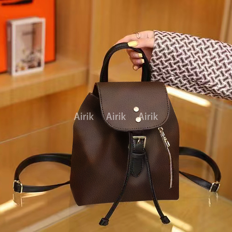 Fashion Bags Backpack Style Women Black Leather Shoulder Bags airik Purse Luxurys Designers Messenger School Bag Women size 25*20
Fashion Bags Backpack Style Women Black Leather Shoulder Bags airik Purse Luxurys Designers Messenger School Bag Women size 25*20