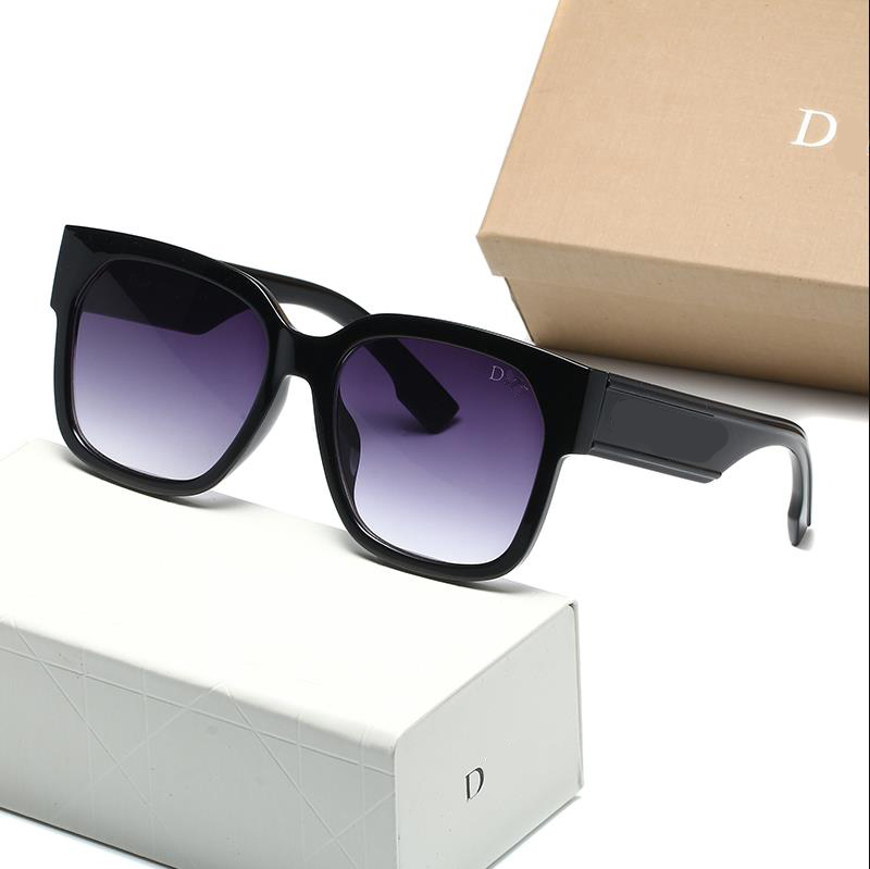 Top luxury Sunglasses polaroid lens designer womens Mens Goggle senior Eyewear For Women eyeglasses frame Vintage Metal Sun Glasses With Box
Top luxury Sunglasses polaroid lens designer womens Mens Goggle senior Eyewear For Women eyeglasses frame Vintage Metal Sun Glasses With Box