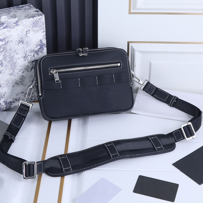 Men Slingbag Bumbag Safari Messenger Crossbody Bags calf leather Saddle Camera Bag Pouch Luxurys handbags Message Totes Shopping Bag, Color 1
Men Slingbag Bumbag Safari Messenger Crossbody Bags calf leather Saddle Camera Bag Pouch Luxurys handbags Message Totes Shopping Bag, Color 1