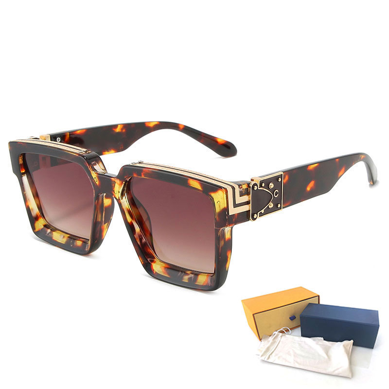 High Womans Sunglasses 96006 Luxury Fashion Mens Sun glasses UV Protection men Designer eyeglass Gradient Metal hinge eye women nglasses glitter2008
High Womans Sunglasses 96006 Luxury Fashion Mens Sun glasses UV Protection men Designer eyeglass Gradient Metal hinge eye women nglasses glitter2008