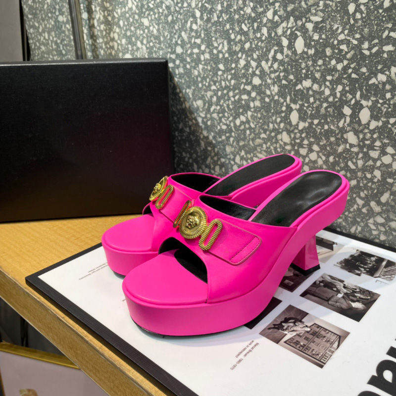 Medusa embellished platform heeled sandals slippers mules Leather slides high block Heels slip-on Round open toes for women Luxury Designers shoes factory footwear, Black
Medusa embellished platform heeled sandals slippers mules Leather slides high block Heels slip-on Round open toes for women Luxury Designers shoes factory footwear, Black
