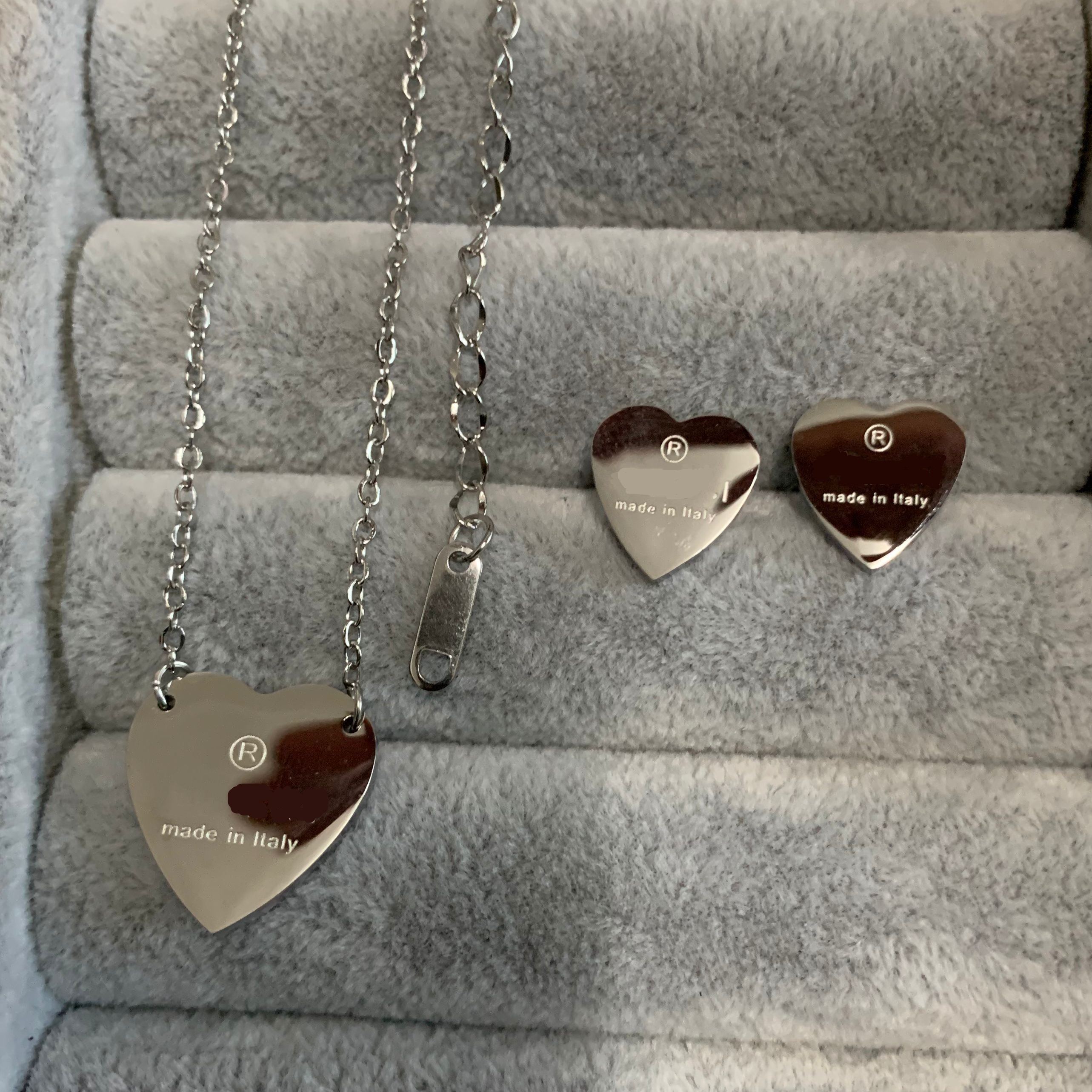 Top Quality Women Designer Earrings Necklace Stainless Steel Trendy Style Gold Silver Rose Colors Sets Heart Love Pendant Fashion Jewelry Wholesale
Top Quality Women Designer Earrings Necklace Stainless Steel Trendy Style Gold Silver Rose Colors Sets Heart Love Pendant Fashion Jewelry Wholesale