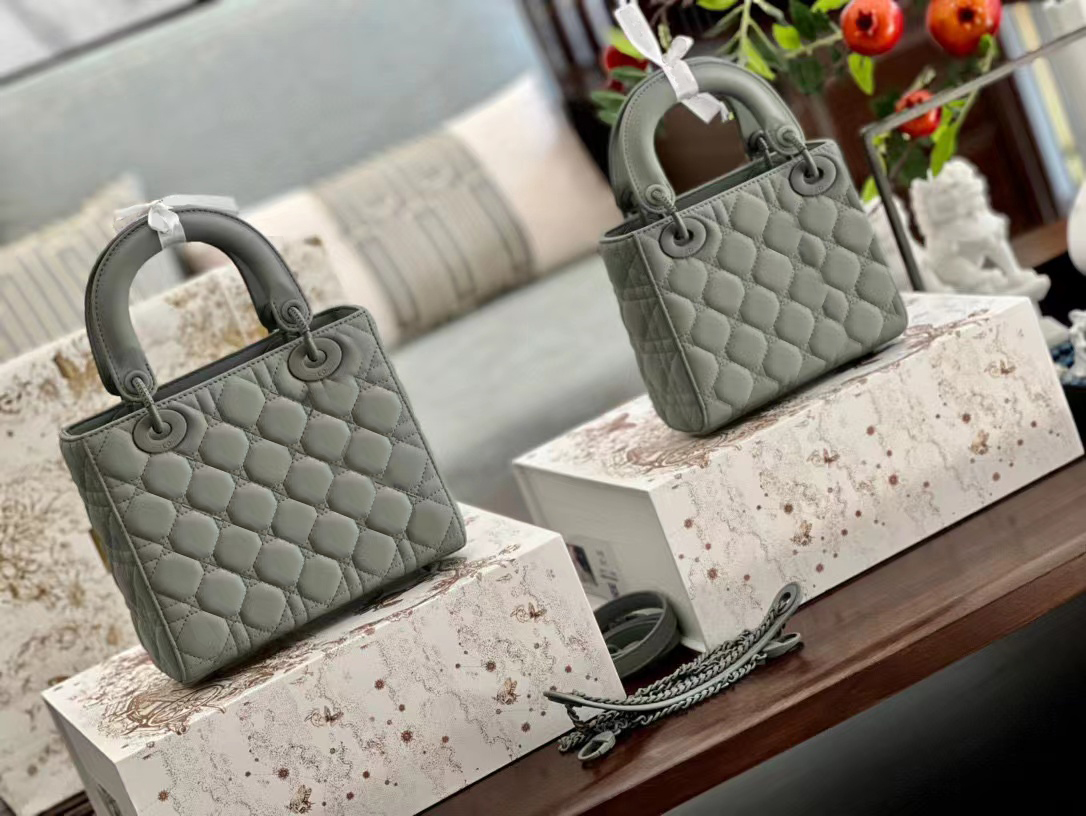 Handbag Tote Bag Designer Bags Cow Leather Cannage nubuck Black Burgundy Khaki Green Blue luxury women Top Quality Luxurys Designers Bags Evening Party Shopping
Handbag Tote Bag Designer Bags Cow Leather Cannage nubuck Black Burgundy Khaki Green Blue luxury women Top Quality Luxurys Designers Bags Evening Party Shopping