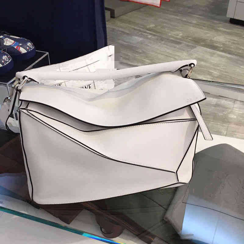 fashion new leather boston womens versatile puzzle geometry rhombic cross carry pillow designer clutch bag purses ladies luxury handbags, Black trumpet
fashion new leather boston womens versatile puzzle geometry rhombic cross carry pillow designer clutch bag purses ladies luxury handbags, Black trumpet