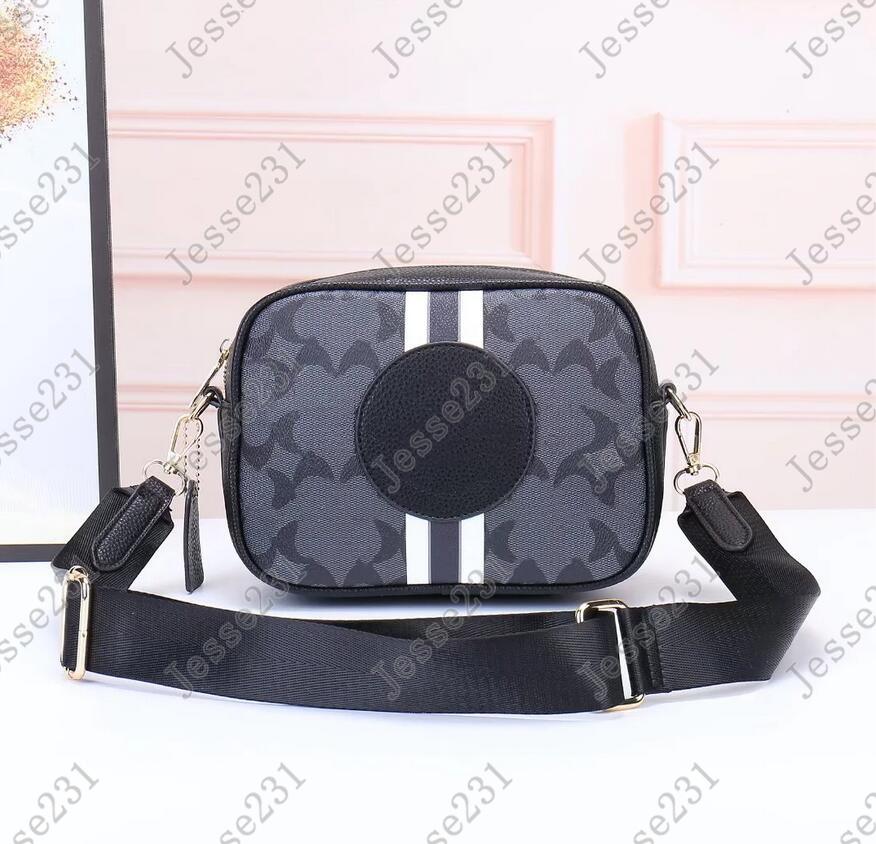 Top Quality Classic Designer Bag Women Handbags Crossbody Soho Disco Handbag Shoulder Bags Messenger Shopping Bags Purse Wallet, Red
Top Quality Classic Designer Bag Women Handbags Crossbody Soho Disco Handbag Shoulder Bags Messenger Shopping Bags Purse Wallet, Red