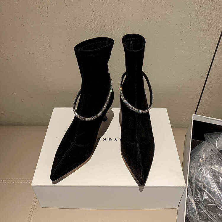 Boots Leather Martin Ankle Boots Fashion Non-Slip Warm Rubber Outsole Elastic Elastic Luxe Comfort Women Shoes 220723, Black
Boots Leather Martin Ankle Boots Fashion Non-Slip Warm Rubber Outsole Elastic Elastic Luxe Comfort Women Shoes 220723, Black
