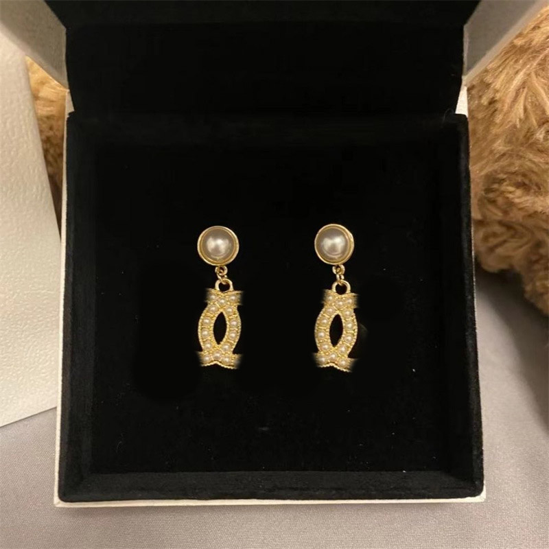 Designer Classic High Quality Double Letter Stud Long Dangle Drop Earrings Pearl Crystal Rhinestone Wedding Party Jewelry Accessories
Designer Classic High Quality Double Letter Stud Long Dangle Drop Earrings Pearl Crystal Rhinestone Wedding Party Jewelry Accessories